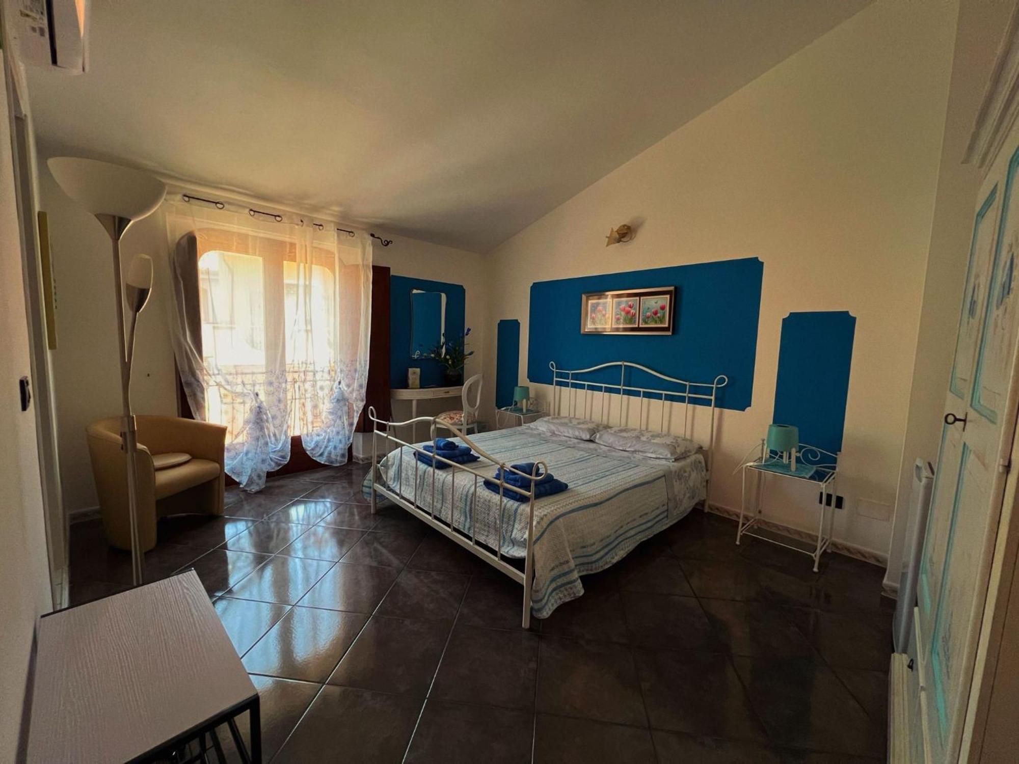 Locazioni Brevi La Rosaviola Guest Rooms テウラーダ エクステリア 写真